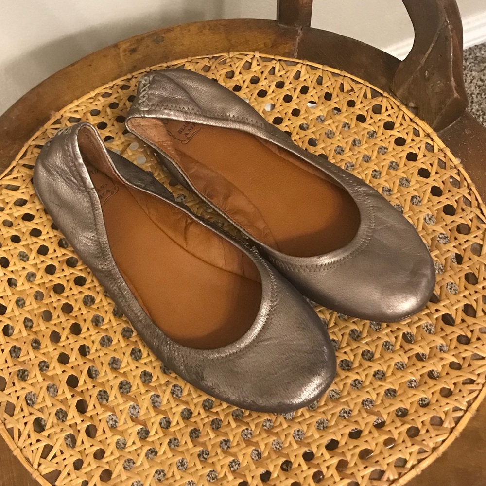 Women’s flats